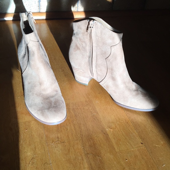 Brand New, Perfect Suede Boots! - Picture 1 of 3